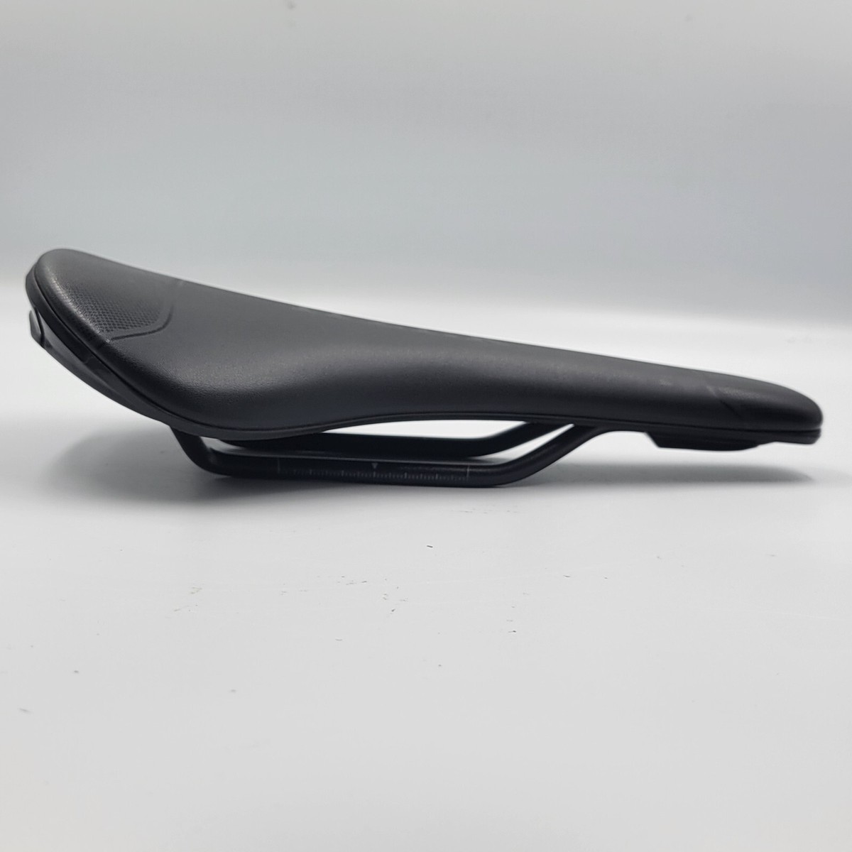 Selle VTT Fizik Taiga 135 mm régulière 7 x 7 mm rail K:ium VTT gravier