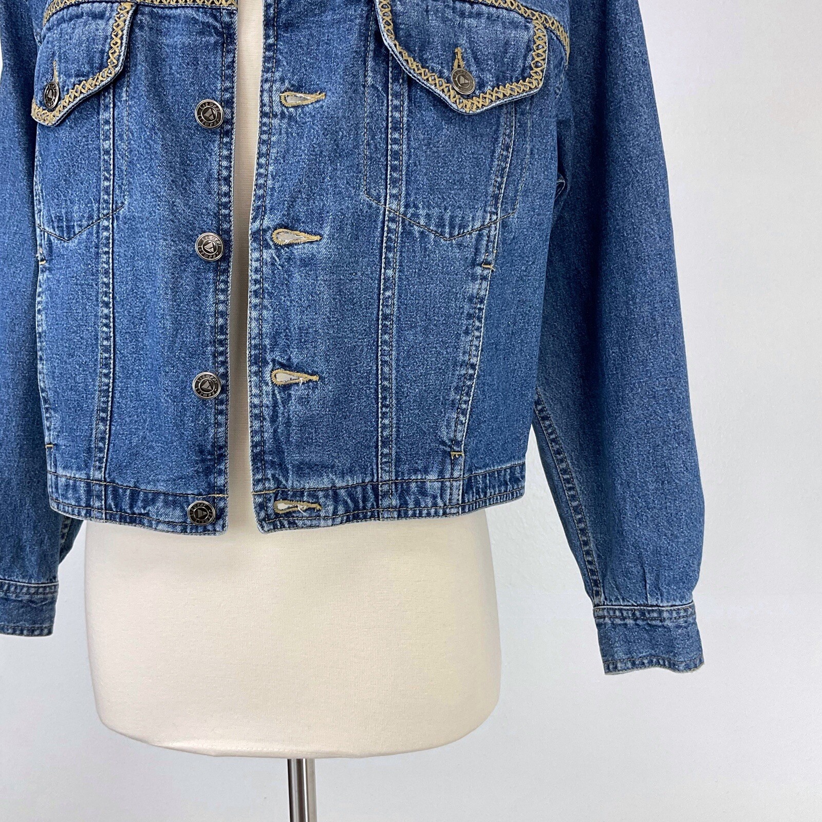 Womens Lizwear Vintage Denim Button Down Jacket Size … Gem