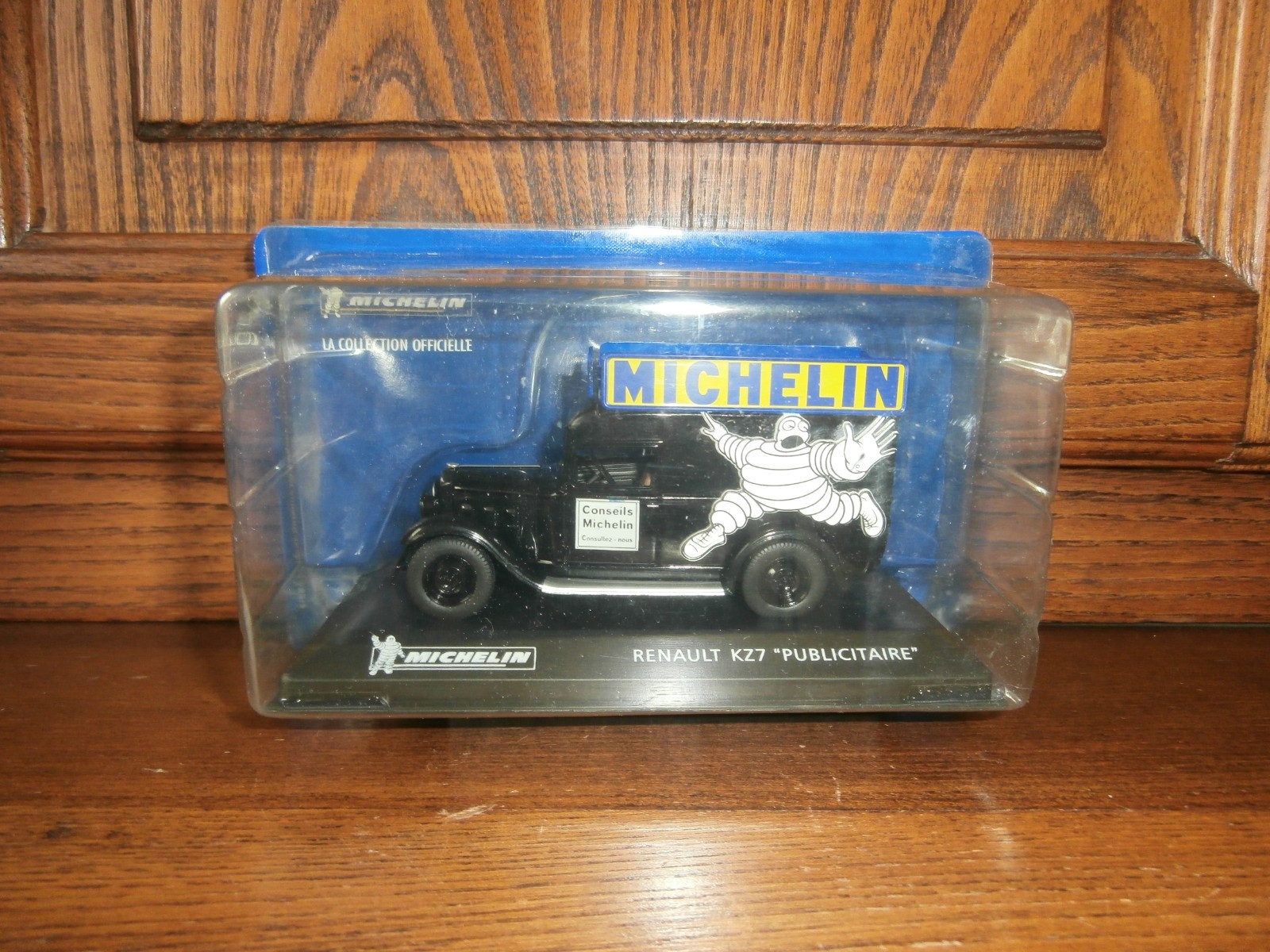 Véhicule utilitaire RENAULT K 27 MICHELIN 1/43e camion publicitaire rétro miniature miniature