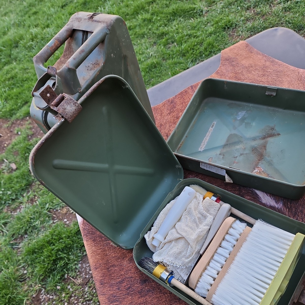 VINTAGE German Military Kraftstoff 5 Liter Jerry Can Set (2) +