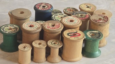 Lot of 20 Vintage Wooden Thread Spools Empty Various Brands Sizes
