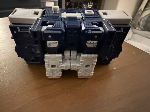 Transformers Legacy United Soundwave And Ravage only - Picture 7 of 8