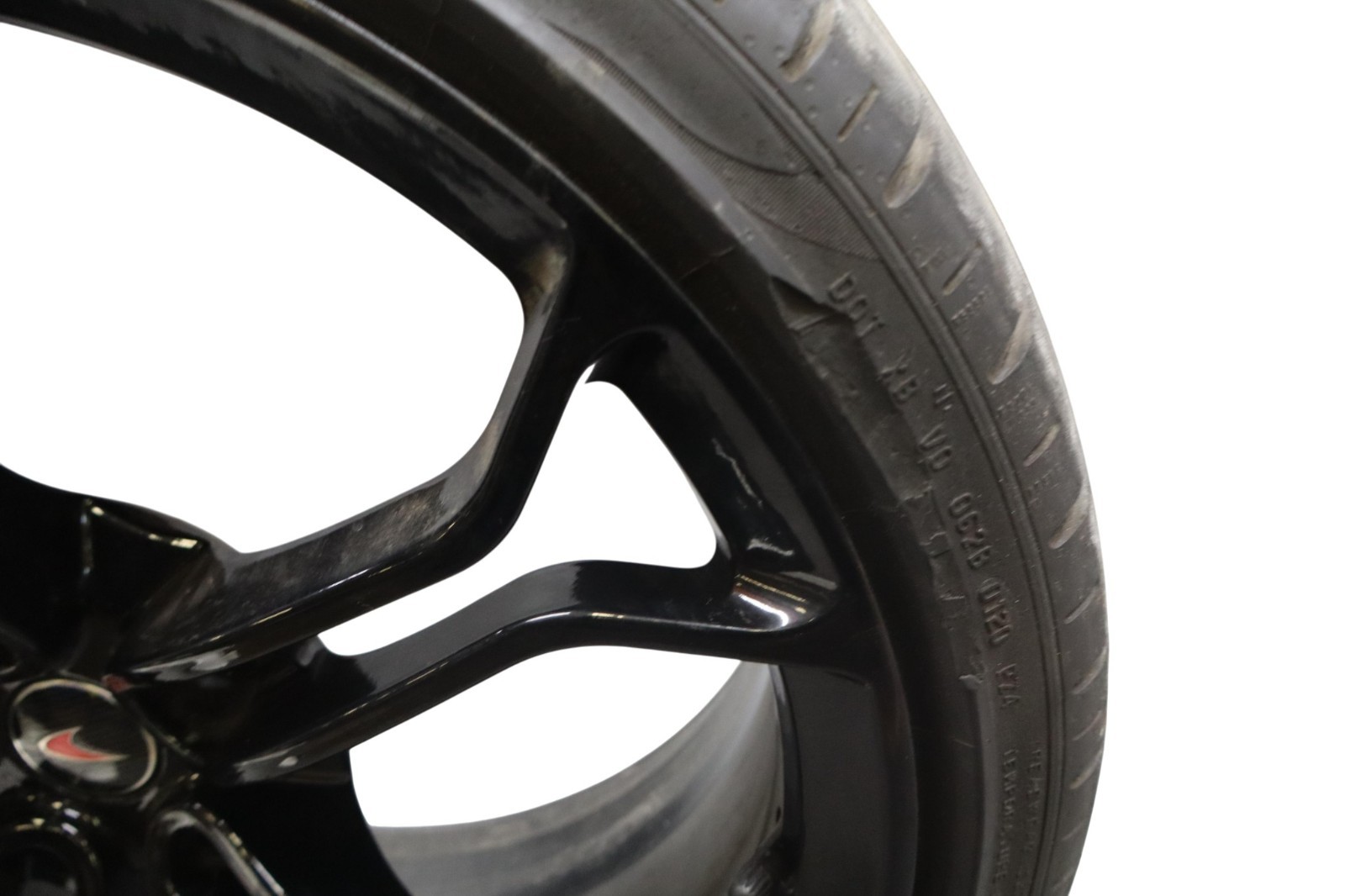 12-16 McLaren MP4-12C Front Lightweight Wheel Rim 19x8.5 W/ Tire 235/35ZR19 Oem