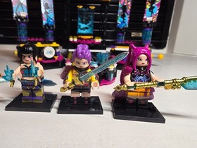 KPop Demon Hunters Mira Rumi Zoey Minifigures & LEGO Friends 41105 Stage LOT