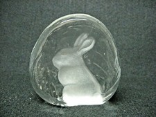 Crystal sitting RABBIT paperweight 3.75&rdquo;