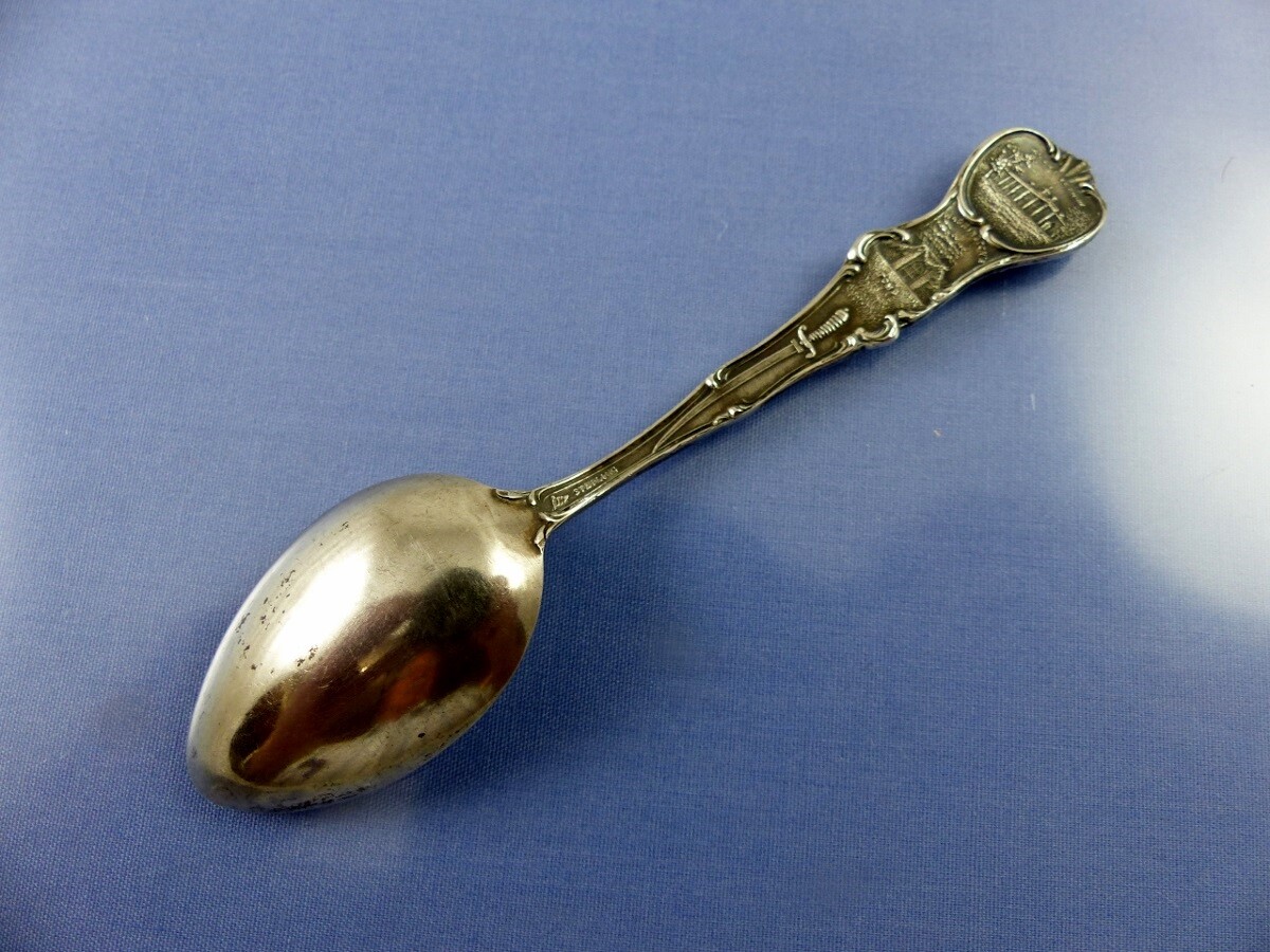 STERLING SOUVENIR SPOON THE CAPITOL WASHINGTON DC BY Mechanics Sterling Co. 