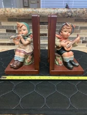 Napcoware Boy & Girl Playing Instruments Ceramic & Wood Book Holders Stand Japan
