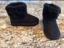 Girls Black Fur Boots from H M, Size 10-11.5
