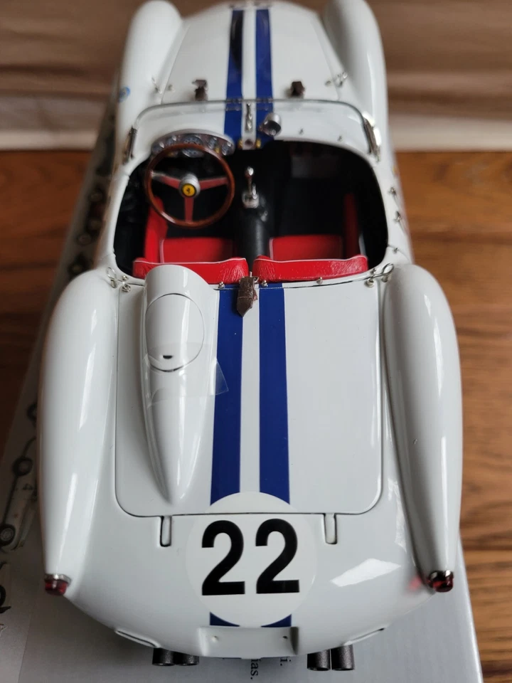 1/18 CMC 1958 Ferrari 250 Testa Rossa Pontoon Fender Chasis 0732  Limited - Image 4 of 4