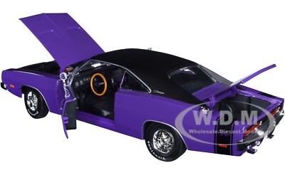 1969 DODGE CHARGER R/T PURPLE W/BLACK TOP 1/18 DIECAST MODEL