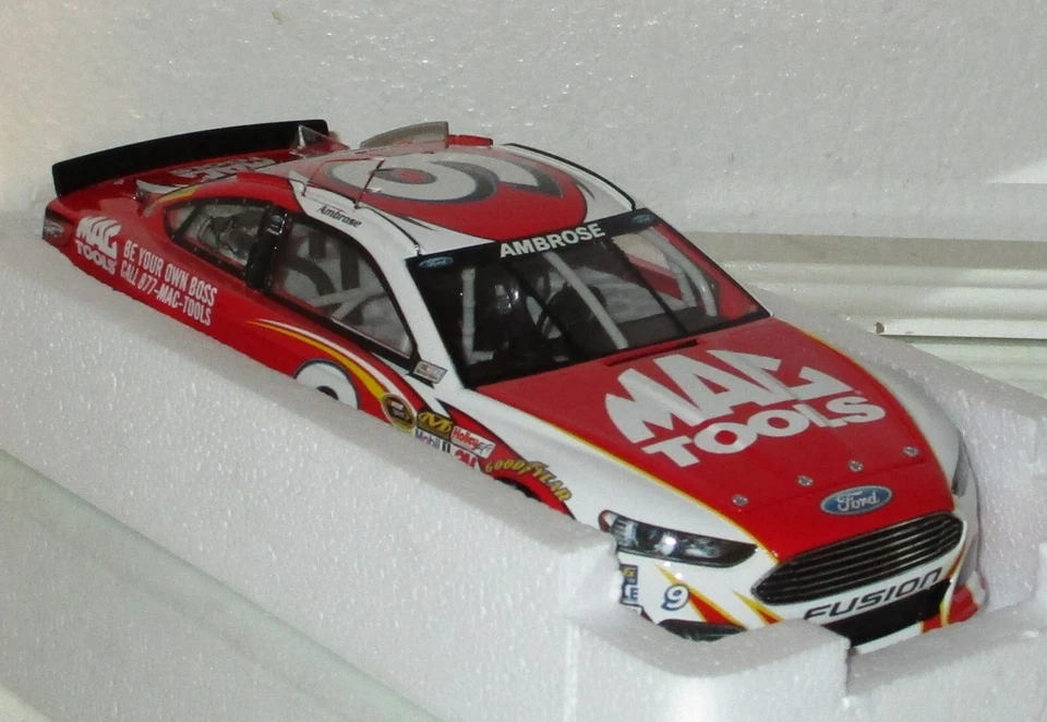 2013 年 MARCOS AMBROSE #9 MAC 工具汽车 #502/1309 超棒必备汽车 — 第 3/4 张图片