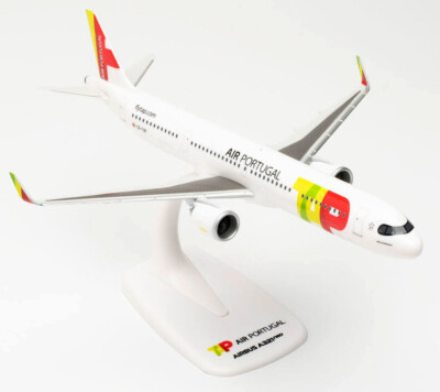 TAP Portugal - Airbus A321neoLR - 1:200 Herpa Snap-Fit Modell 613835 A321 CS-TXF