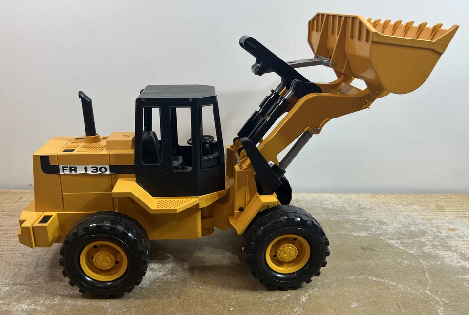 Bruder Front End Articulated Road Loader Yellow FR 130 16" x 7.5" x 6" - Image 4 of 4