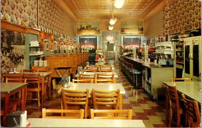 Postcard Interior Warnecke's DeWitt Cafe 903 Sixth Ave Highway 61 in DeWitt Iowa