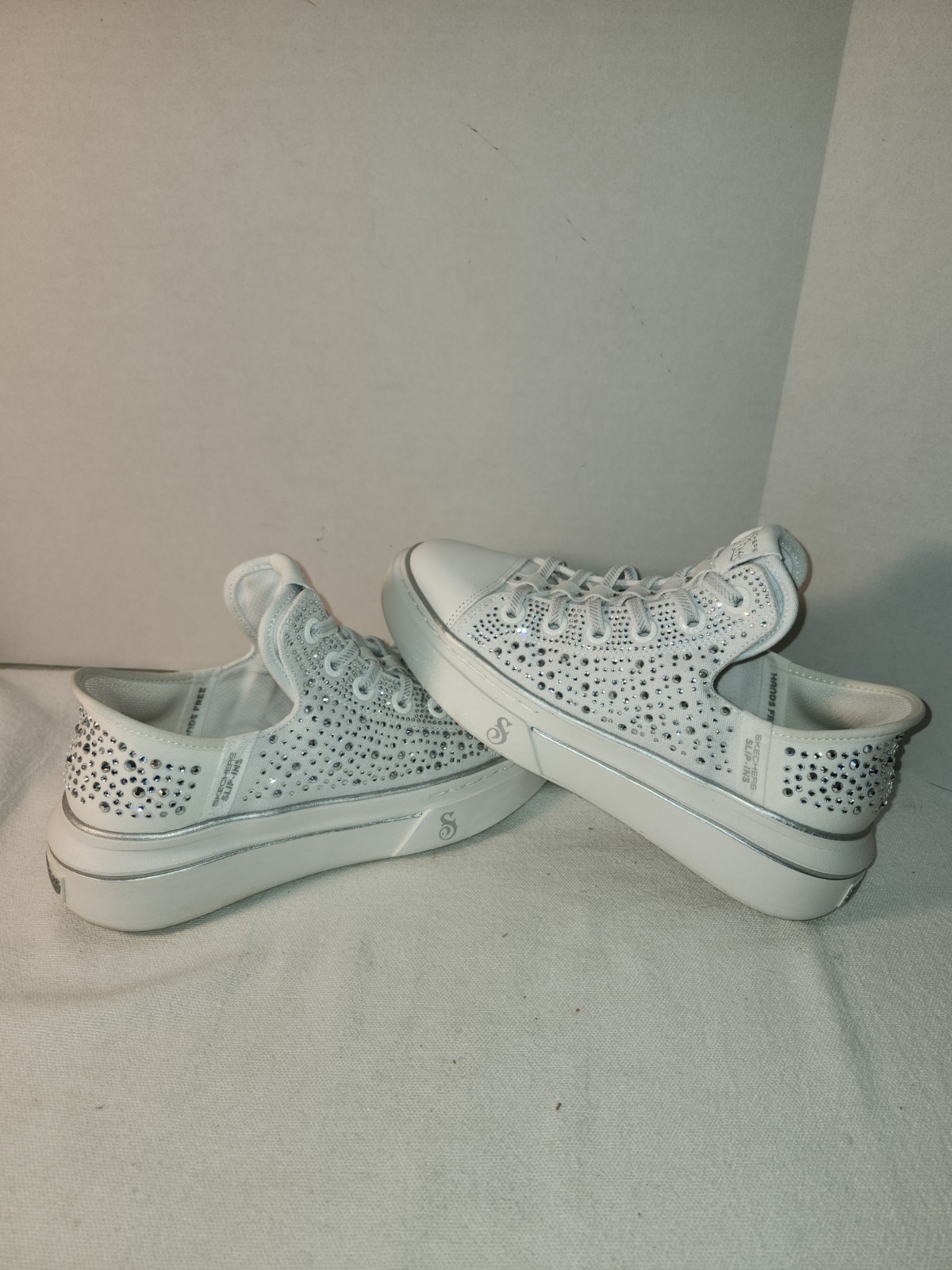 SKECHERS SLIP-INS HANDS FREE SNOOP DOGG RHINESTONES SZ.7