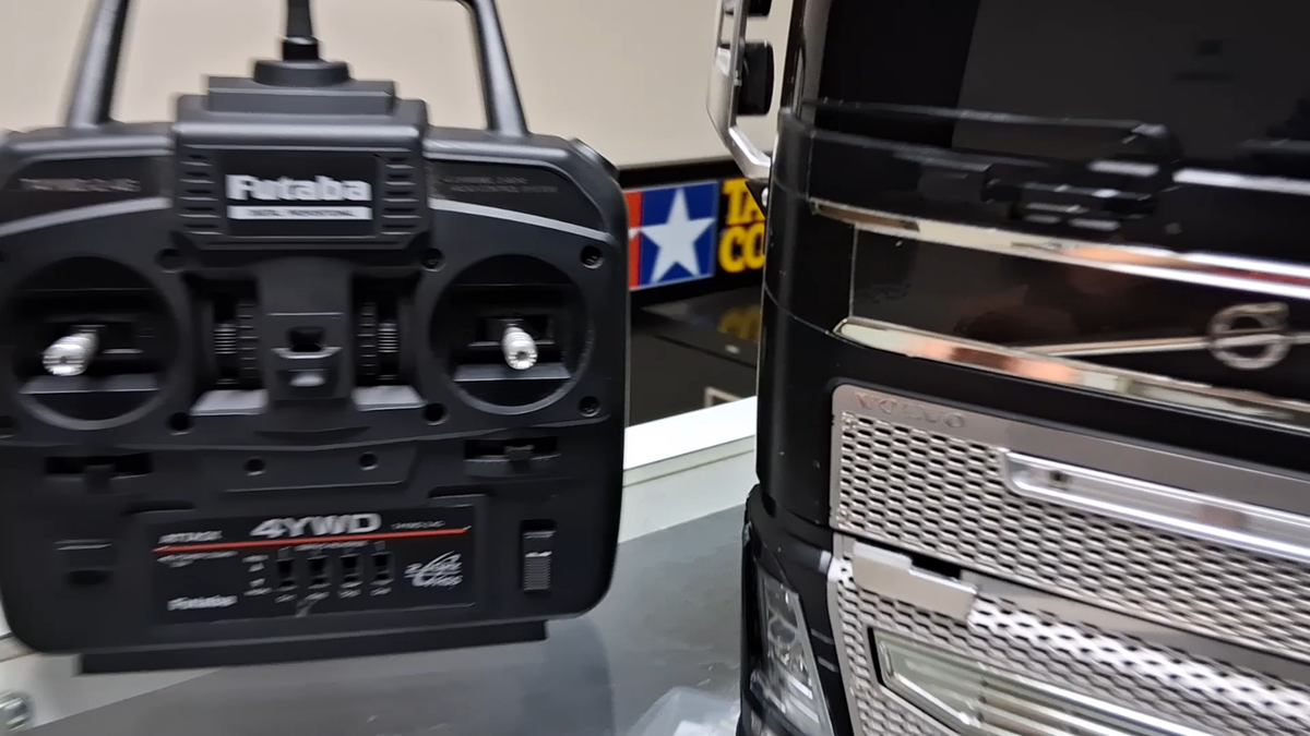Tamiya R/C 1/14 Volvo FH16 Globetrotter 750 Timber Semi +MFC-03