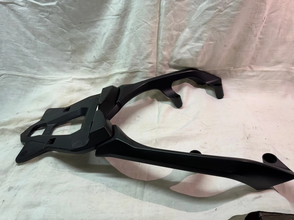 Portapacchi + Piastra per Baule BV1F4841 - YAMAHA TMAX T-MAX 530 560 2017 - 2021 - Imagen 3 de 4