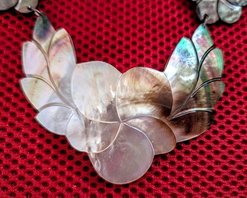 Vintage Carved Mother of Pearl MOP Shell Pendant Statement Necklace - Picture 3 of 4