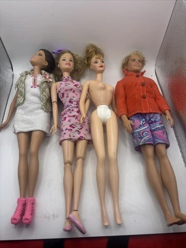 Vintage Barbie Dolls Lot Of 4