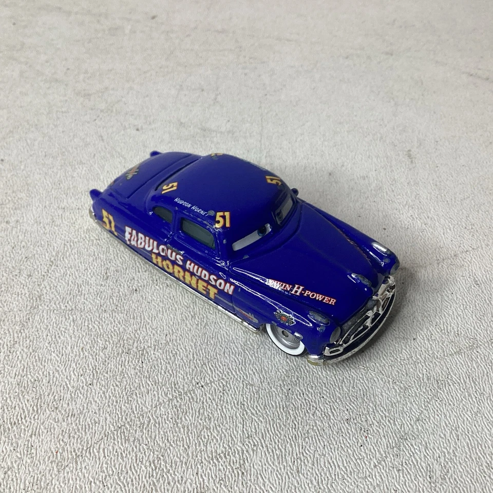 Lote Coches Disney Pixar Retro Radiador Muelles Clásicos Hank Edwin Greta Hudson Foto 3 de 4