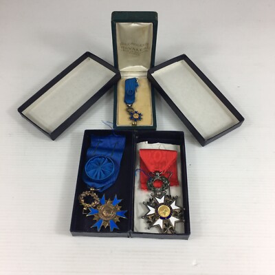 Französischer Orden Nationaler Verdienst Diamant besetzt Miniatur & Ehrenlegion Medaillen 