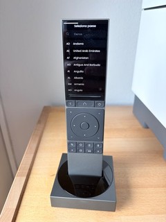 Unfolded Circle Remote 3 Dark Grey inkl. Dock (neuwertig)