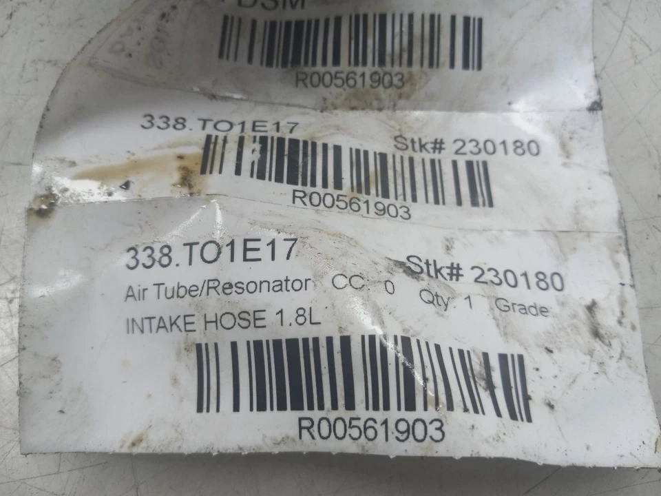 17 TOYOTA COROLLA INTAKE HOSE 1.8L - Image 3 of 4