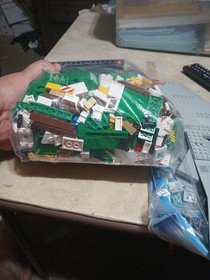 LEGO CITY: Cargo Terminal (60022) Incomplete