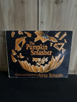 Vintage Halloween Paperback Book The Pumpkin Smasher Anita Benarde 1972 Xerox