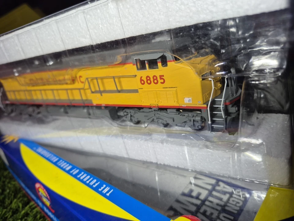 HO Athearn Southern Pacific ATH77687 SD40R #6885 DC Sound / DCC Ready (JF20) - Image 3 of 4