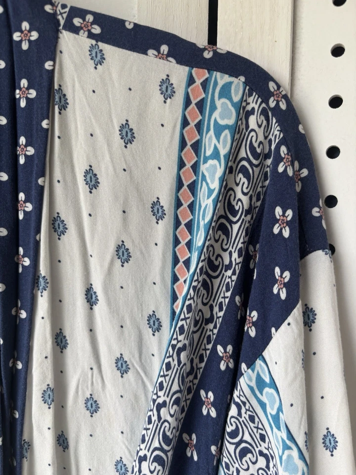 Bata corta envolvente In Bloom By Jonquil kimono floral boho geo para mujer XS/S Foto 2 de 4