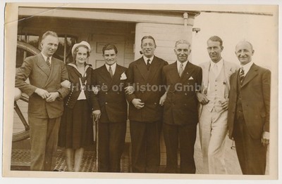 146797: Count Luckner, group photo of guests on board the ''Fatherland''