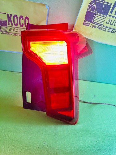 2025 - 2026 KIA CARNIVAL SX LED TAIL LIGHT RIGHT PASSENGER SIDE OEM 92402-R0