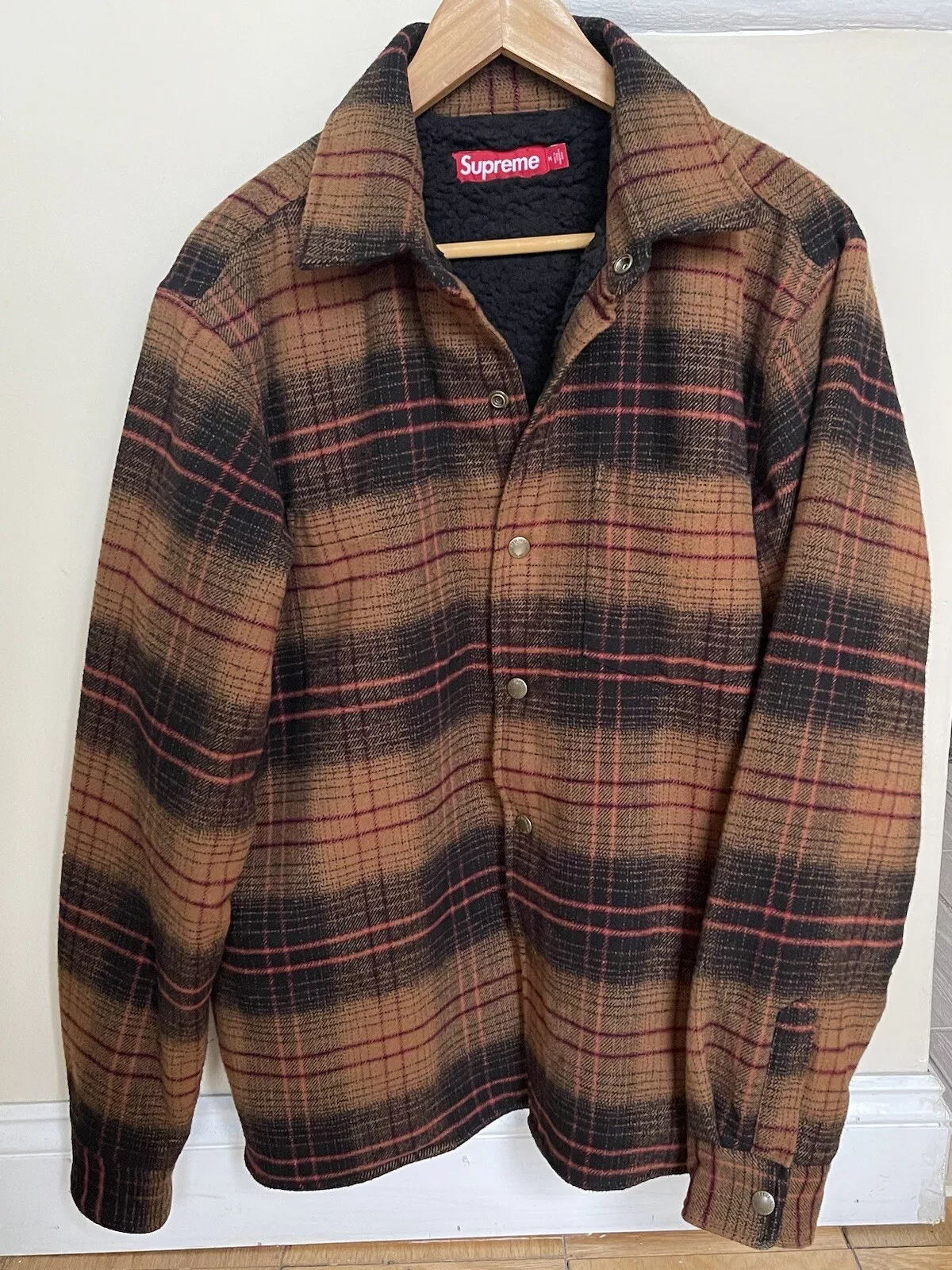 Veste snap shirt en flanelle doublée Supreme taille moyenne neuve F/W 23