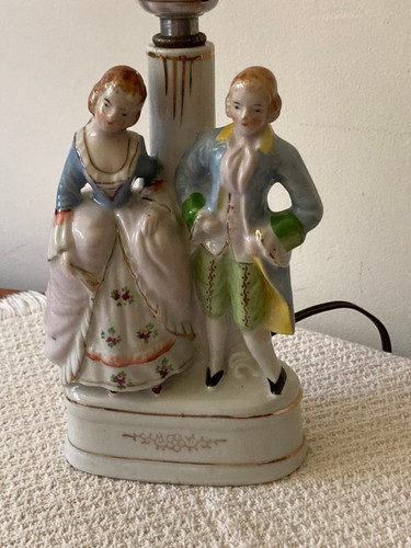 Vintage Porcelain Victorian Figurine Table Lamp Made in Occupied Japan 9.75"Tall - Picture 3 of 9