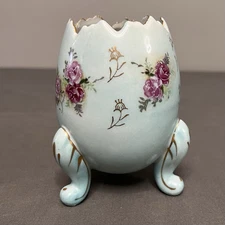 VTG Inarco Hand Painted Footed “Cracked” Egg Gold Trim W/ Roses Vase 2.75x5”