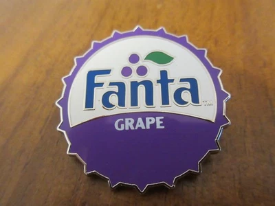 Pin Fanta Grapefruit Coca-Cola USA grape - Bild 1 von 2