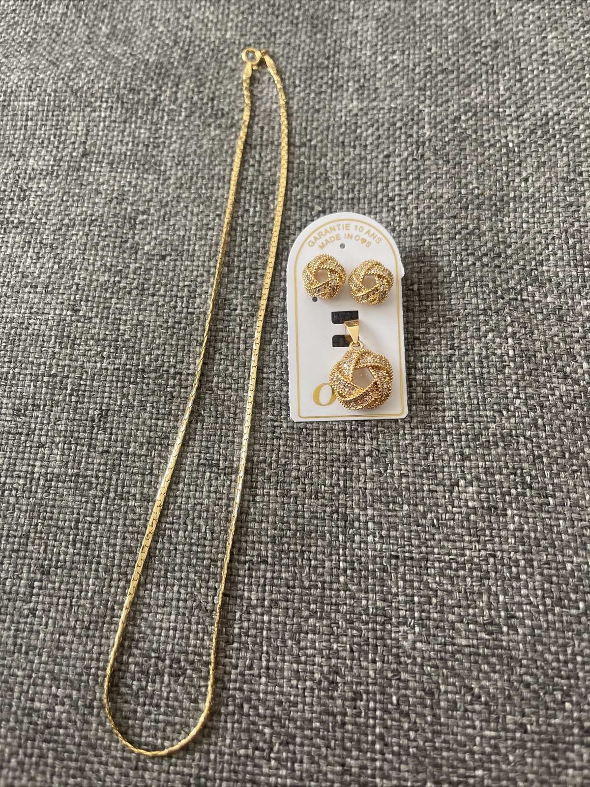 New womens fashion earings +pendant +necklace Gold plated finish-image