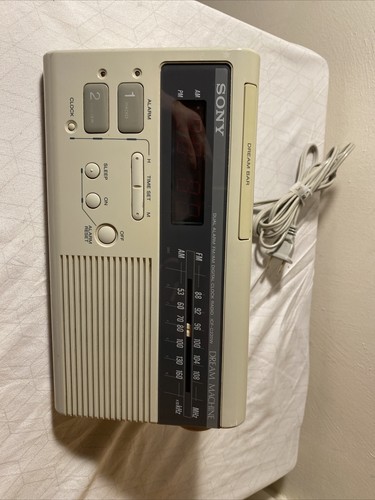 Sony ICF-C220W Dream Machine Radio AM/FM Vintage Dual Wecker Digitaluhr Getestet