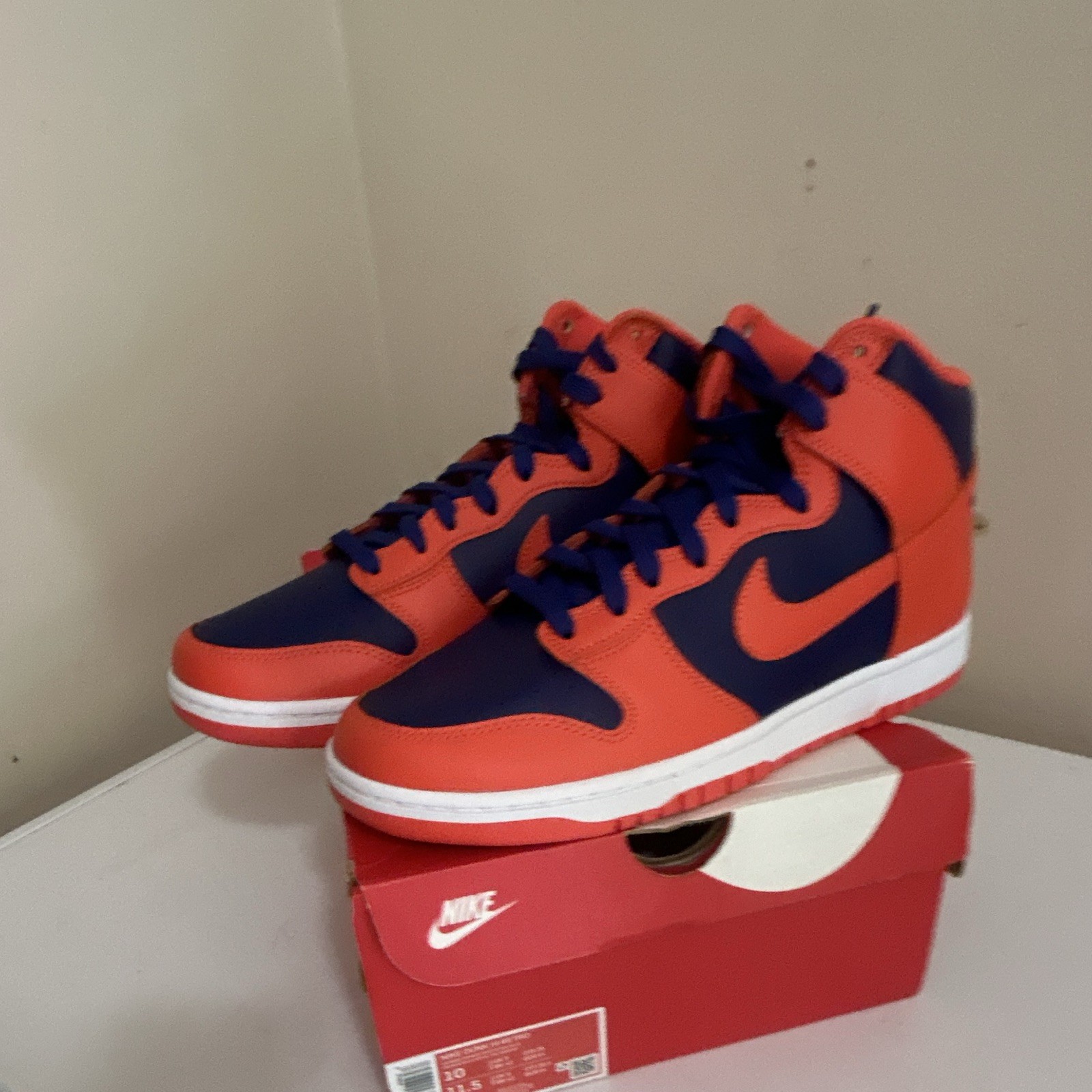 Nike dunk high retro new York knick size 10 menColorblock Orange/Blue 