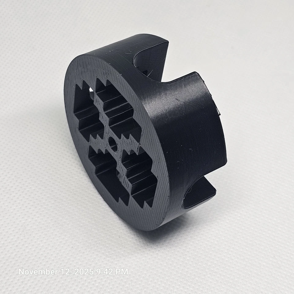 Hub For Ground Blind - Image 3 of 4