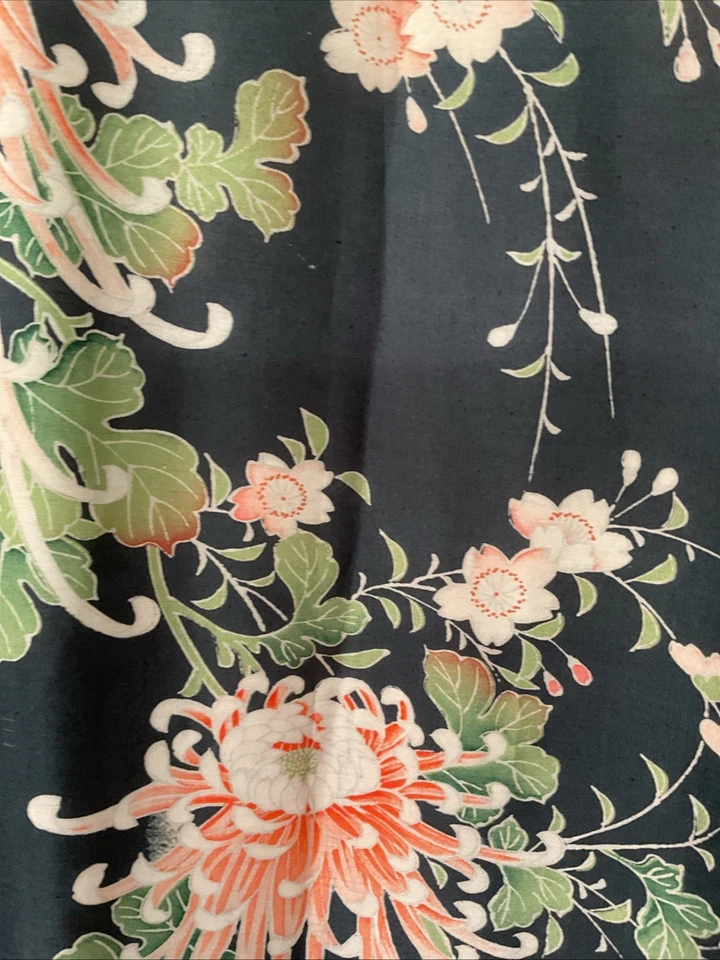 Vintage Art Deco Silk Chrysanthemum Printed Kimono - Image 3 of 4