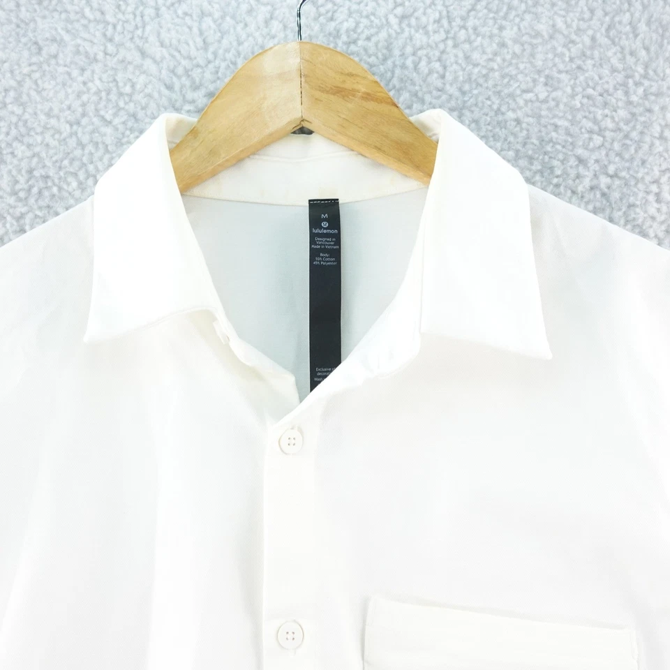 Camisa Lululemon Para Hombres Mediana M Blanca Manga Corta Con Botones Rendimiento Informal Foto 3 de 4