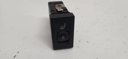 VW PASSAT B5 3B2 Schalter sitzheizung 3B0963563C 1.60 Petrol 74kw 1999 34869913