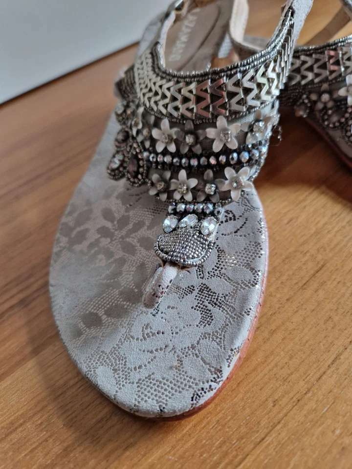 Sandalen mit Strass- und Schmucksteinen✨️Grau✨️Größe 38*NEU*siehe Beschreibung - Bild 2 von 4