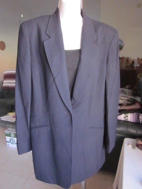 Picture 1 of 3