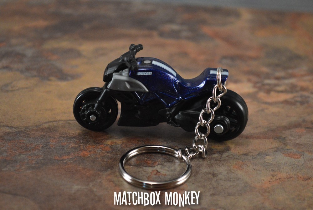 15th Anniversary Doll 熊怠怠 豪華ダイヤカスタム Ducati Diavel Custom Keychain FOB Porte Cles Llavero Key Ring