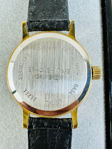 1980's McDonalds Gold Colored Black Leather Strap Vintage woman's watch Japan - Picture 2 of 4