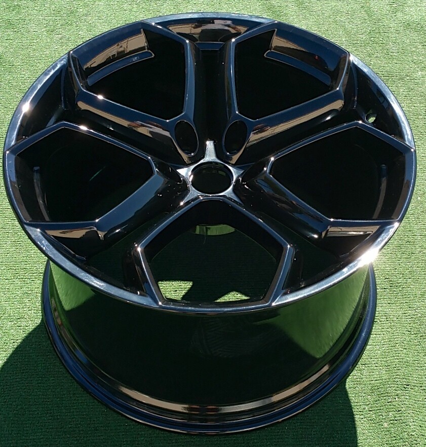 Lamborghini Aventador Rear 12jx20h2 Wheel Gloss Black 20 OEM