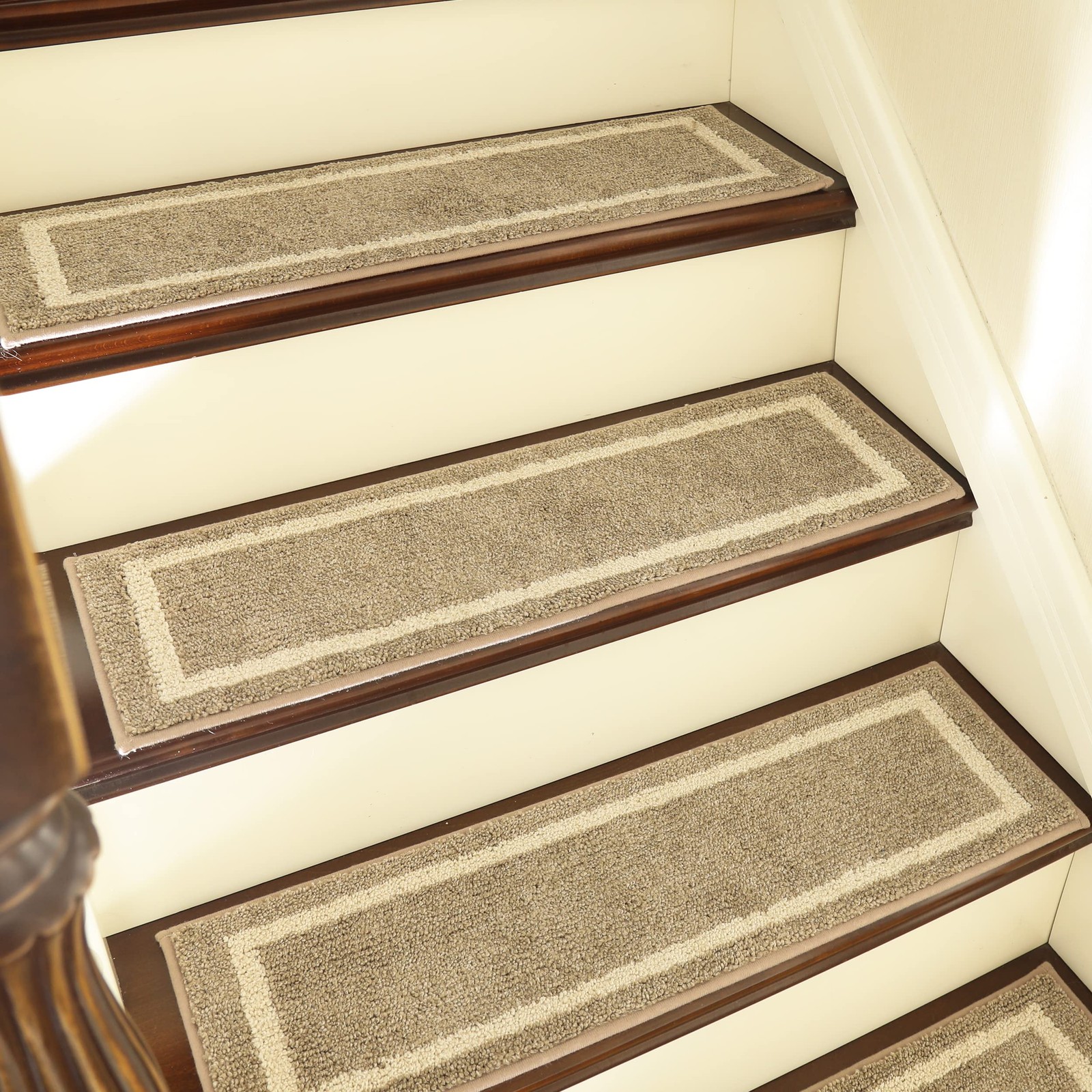 Soft Non-Slip Stair Treads 15pcs 28x9 Inch Indoor Carpet Mats for Safe Climbing